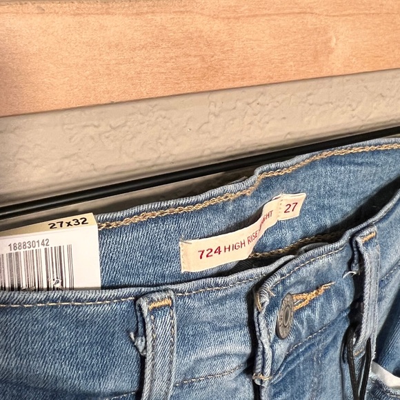 Levi’s | NWT Women’s 724 High Rise Straight Leg Jeans - Light Wash - Picture 8 of 13